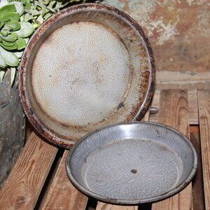 Pair of VTG Primitive Farmhouse Kitchen Decor Enamelware Cake Pie Pans Plates